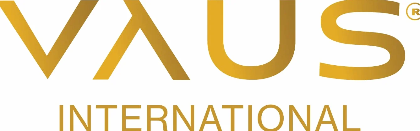 VAUS | Alisado orgánico Europeo | Tratamiento de Pelo Progresivo Patentado | Máximo cuidado barba | Kit Alisador Profesional con Peine | Vegano y Envase Biodegradable | Regalo original Para Hombre
